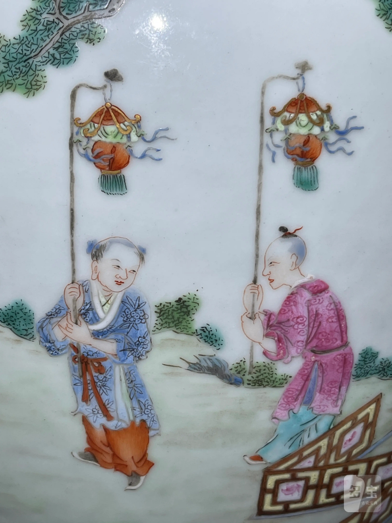 清嘉庆 粉彩婴戏纹瓶 - 图15